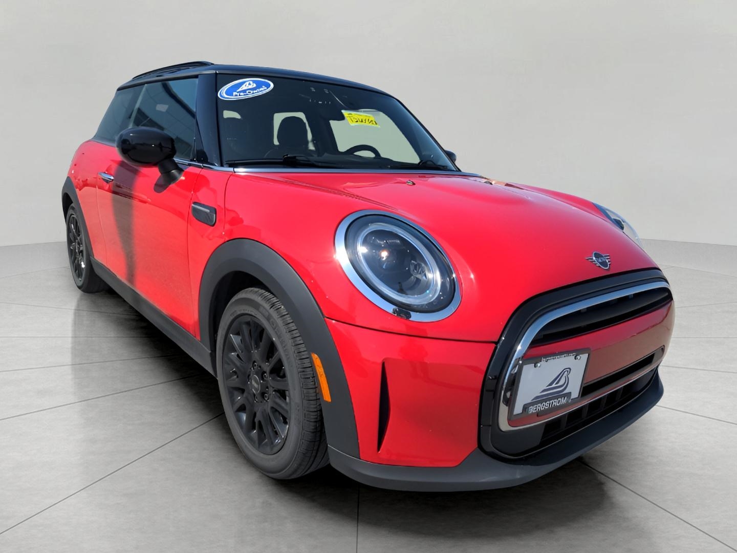 CHILI RED 2022 MINI Cooper 2-Door Hatchback FWD Hatchback Front-Wheel Drive Manual