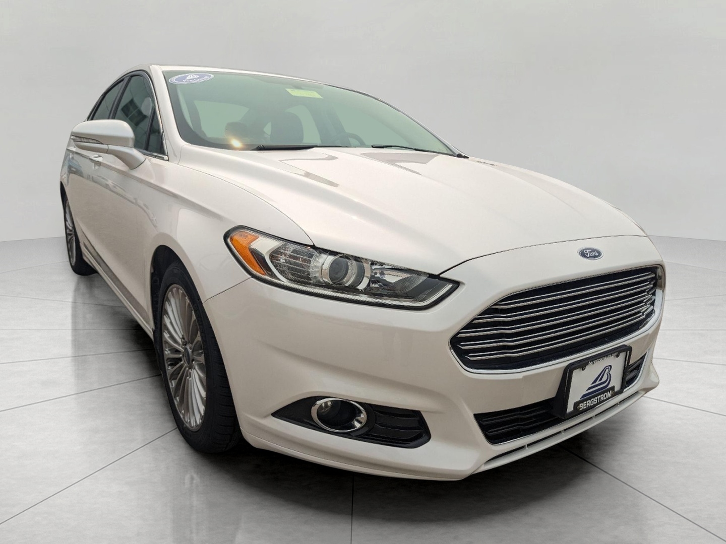 WHITE PLATINUM METALLIC 2015 Ford Fusion Sedan Front-Wheel Drive Automatic