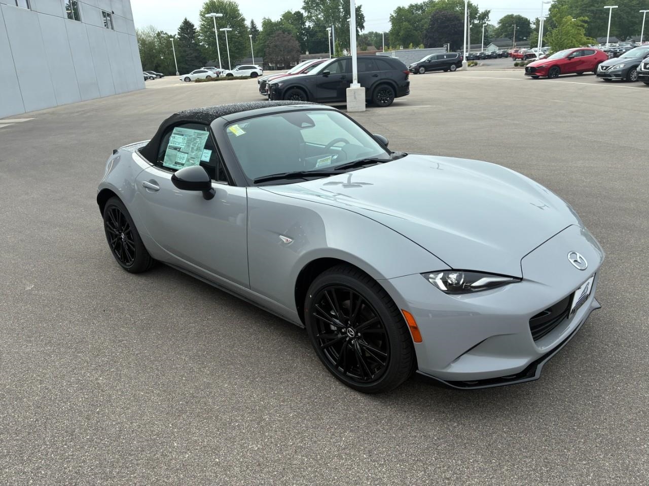 AERO GRAY METALLIC 2026 Mazda MX-5 Miata Club RWD Convertible Rear-Wheel Drive Manual