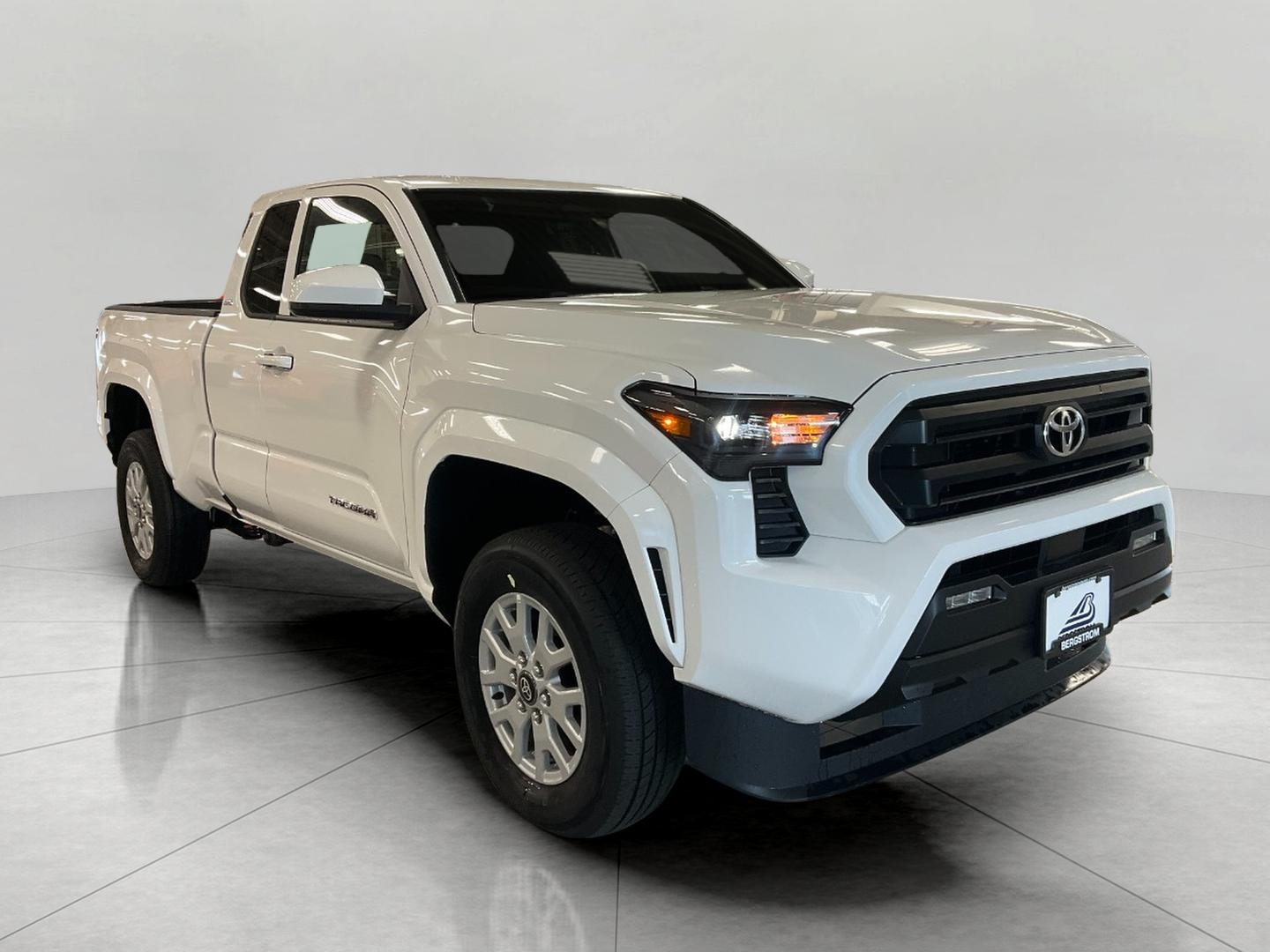 ICE CAP 2026 Toyota Tacoma SR5 XtraCab LB RWD Pickup Truck 4X2 Automatic