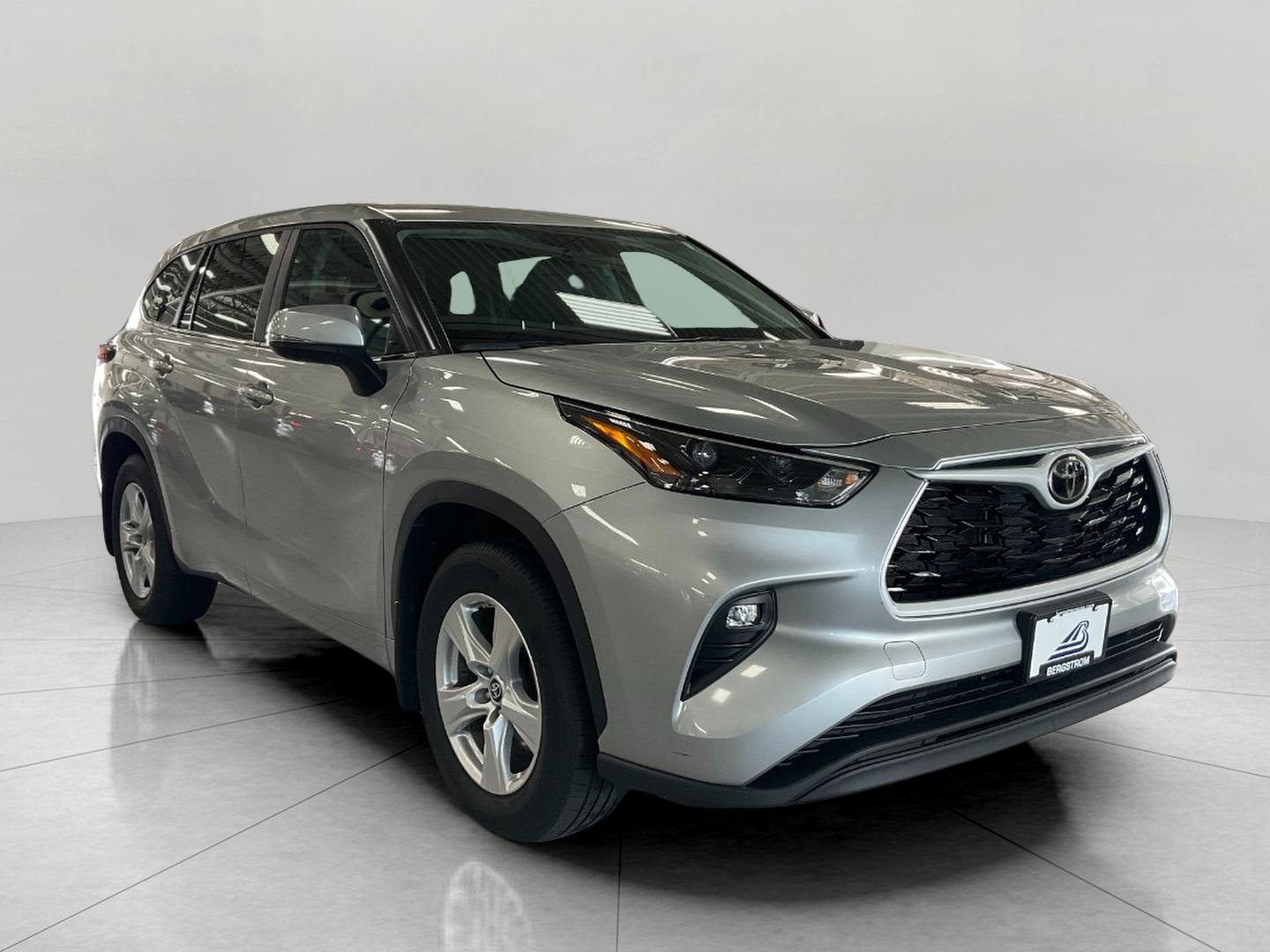 CELESTIAL SILVER METALLIC 2024 Toyota Highlander SUV / Crossover All-Wheel Drive Automatic