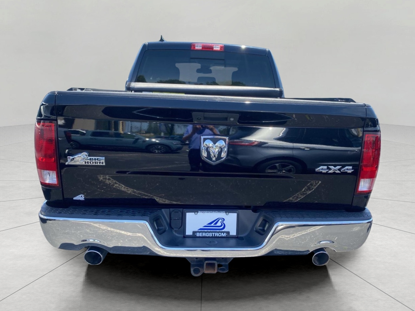 View vehicle photo 5