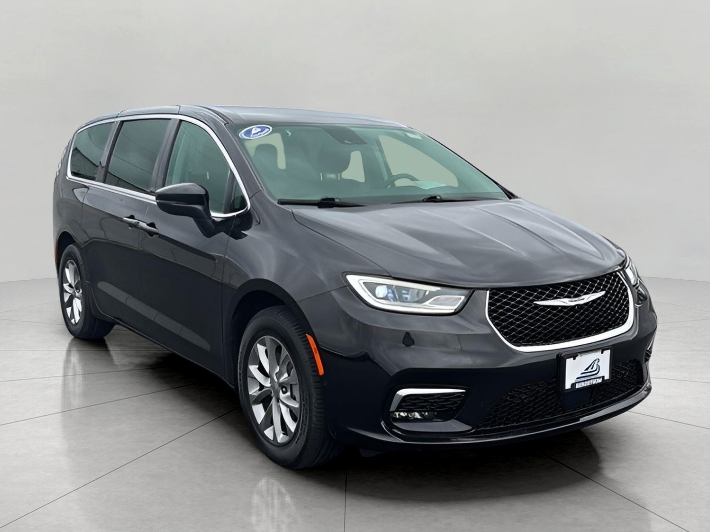 BRILLIANT BLACK CRYSTAL 2023 Chrysler Pacifica Touring L AWD Minivan All-Wheel Drive Automatic