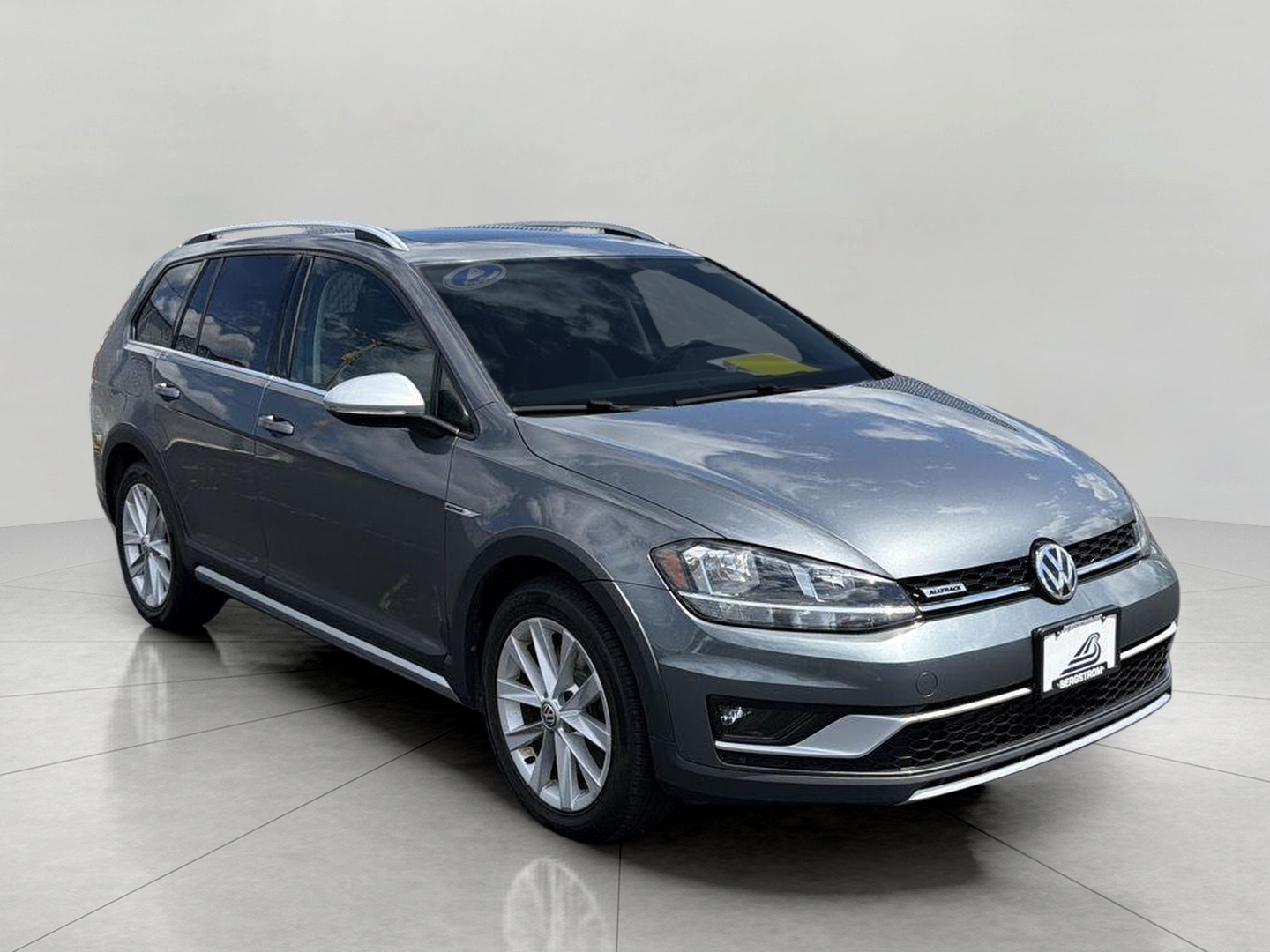 PLATINUM GRAY METALLIC 2019 Volkswagen Golf Alltrack SE 4Motion AWD Wagon All-Wheel Drive Manual