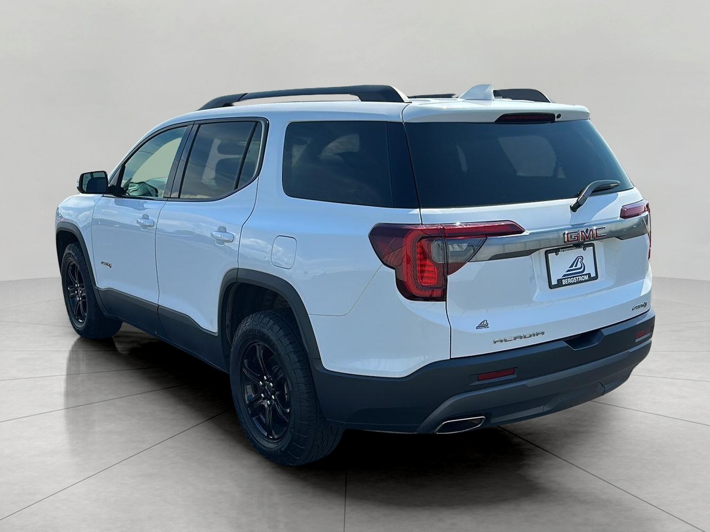 View vehicle photo 5