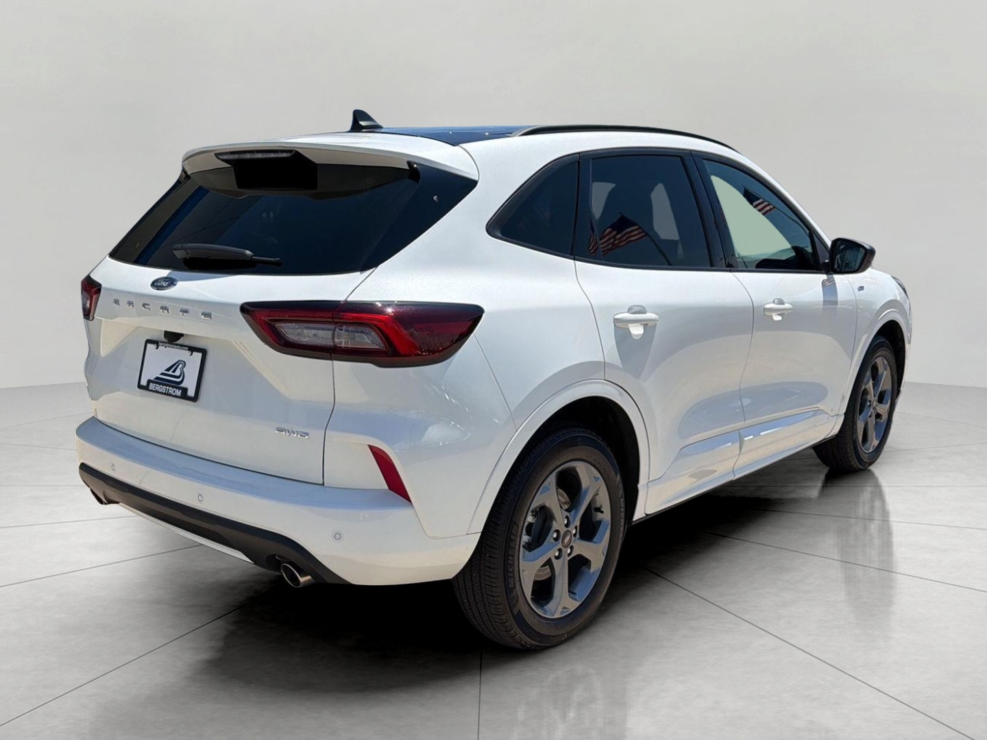 View vehicle photo 4