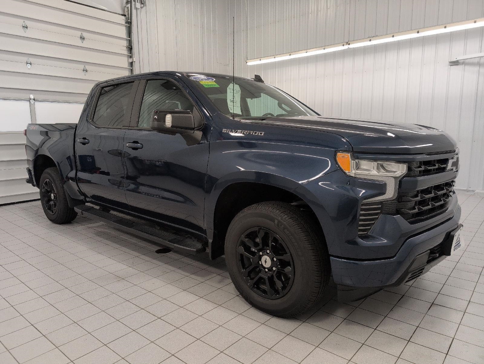 NORTHSKY BLUE METALLIC 2022 Chevrolet Silverado 1500 Pickup Truck Four-Wheel Drive Automatic
