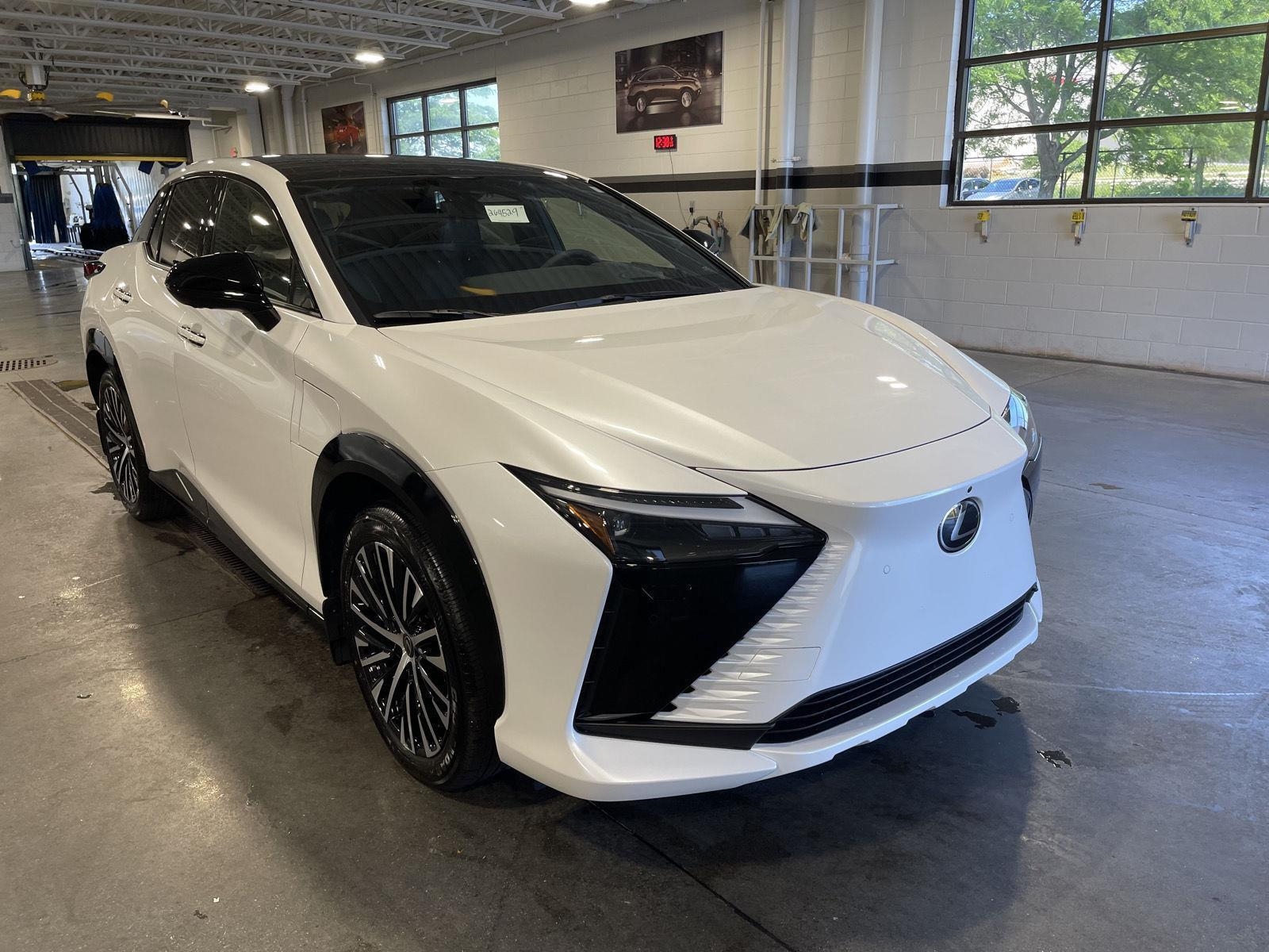 OXYGEN WHITE 2026 Lexus RZ 450e Premium AWD SUV / Crossover All-Wheel Drive Automatic