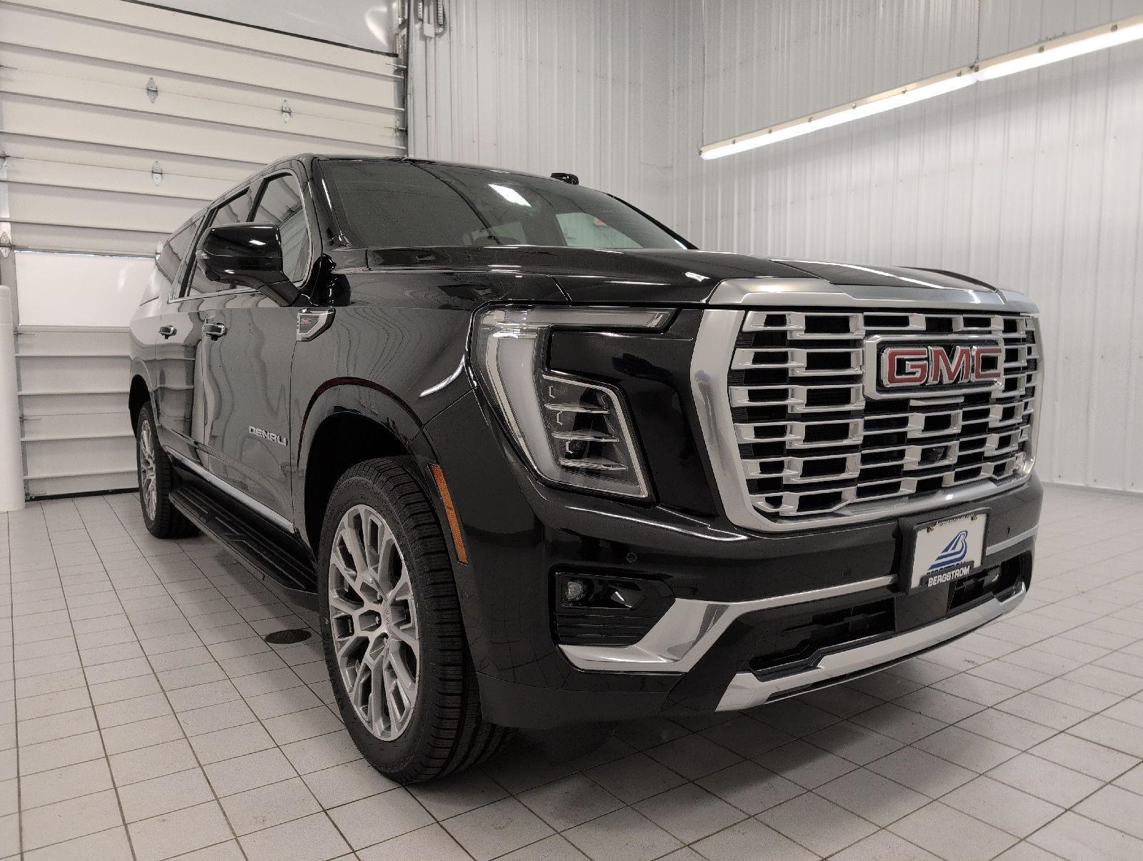 ONYX BLACK 2025 GMC Yukon XL SUV / Crossover Four-Wheel Drive Automatic