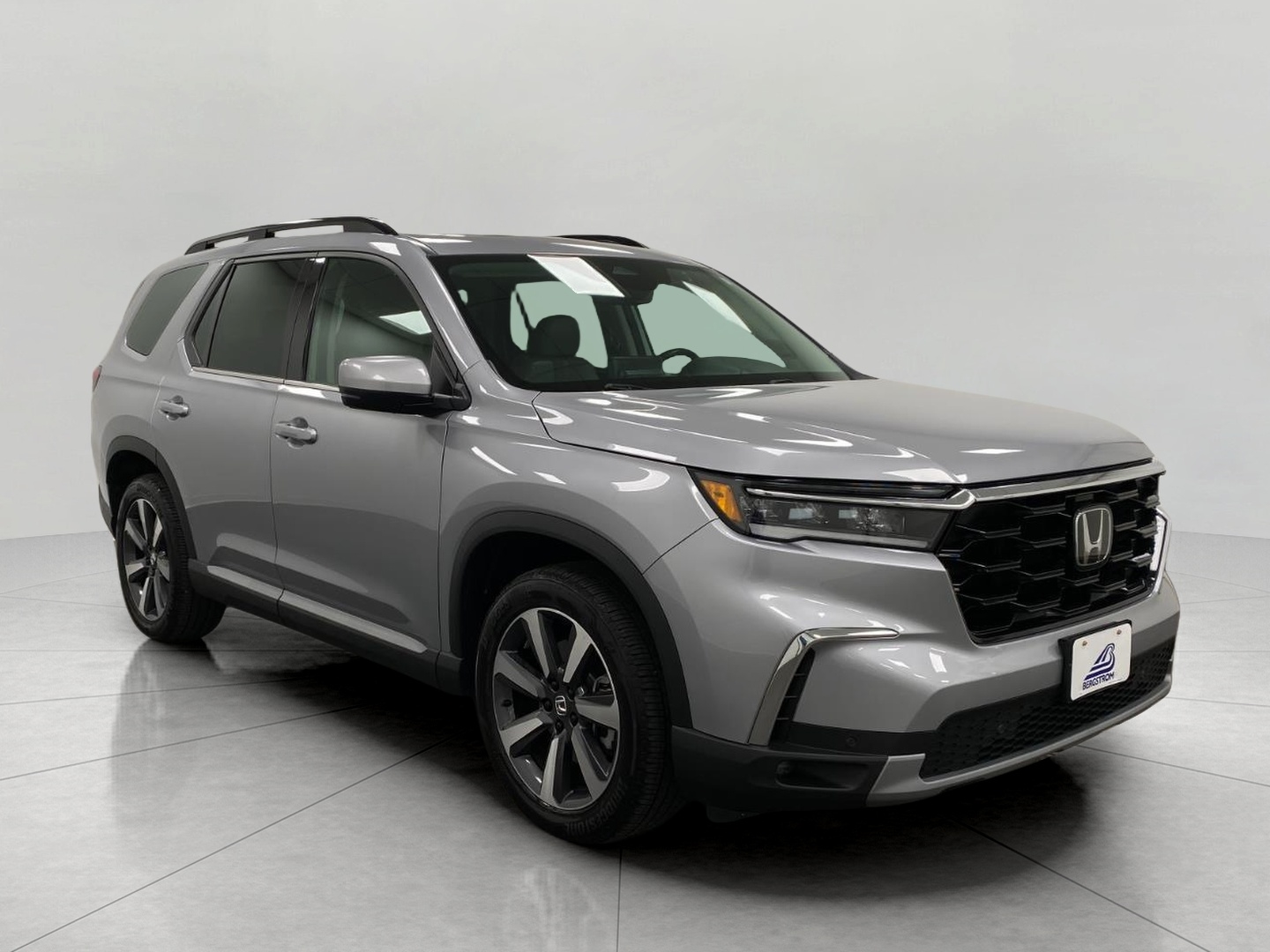 LUNAR SILVER METALLIC 2023 Honda Pilot SUV / Crossover All-Wheel Drive Automatic