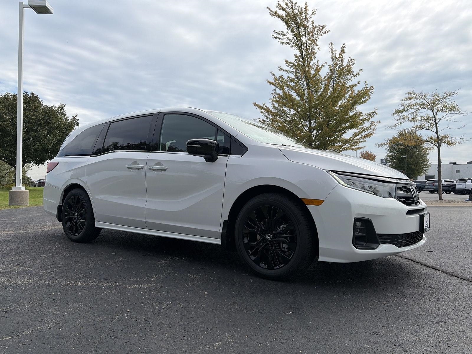 PLATINUM WHITE PEARL 2027 Honda Odyssey Minivan Front-Wheel Drive Automatic