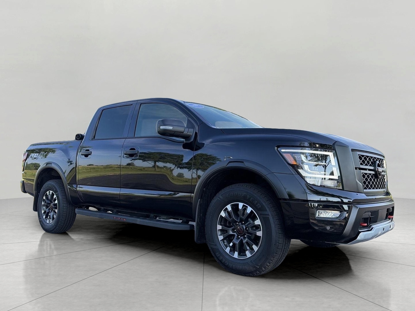 SUPER BLACK 2023 Nissan Titan Pickup Truck Four-Wheel Drive Automatic