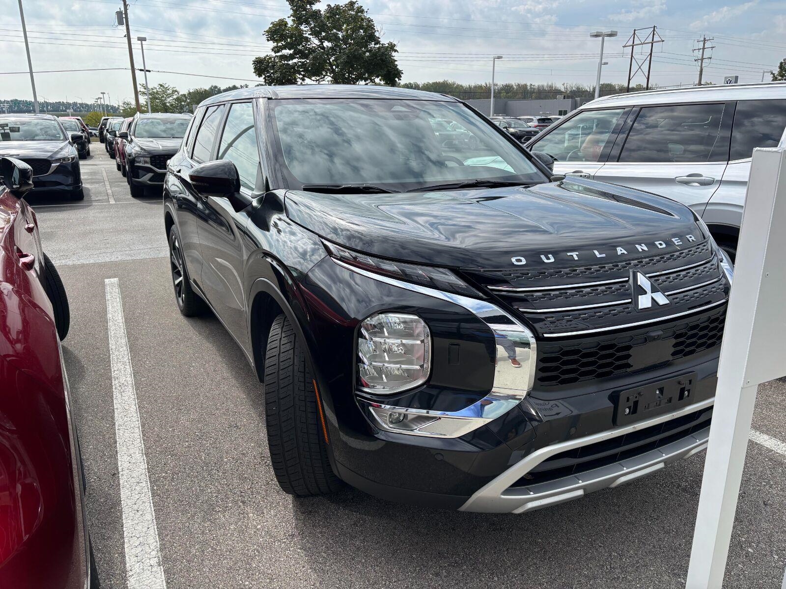 BLACK DIAMOND 2023 Mitsubishi Outlander SUV / Crossover All-Wheel Drive Automatic