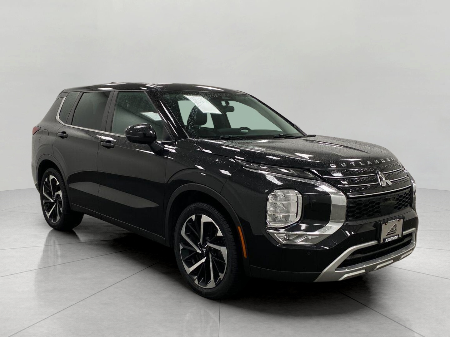 BLACK DIAMOND 2023 Mitsubishi Outlander SUV / Crossover All-Wheel Drive Automatic
