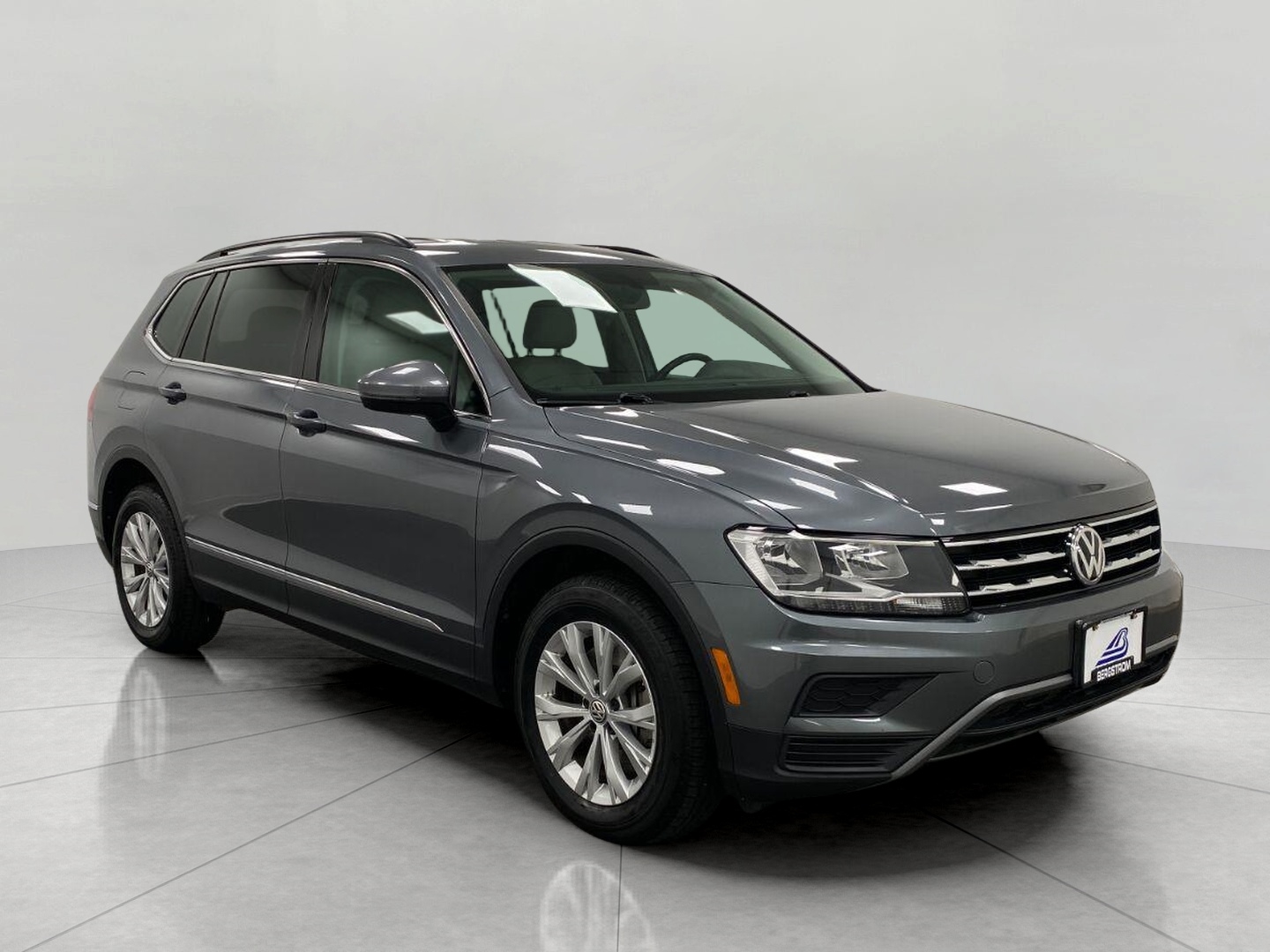 PLATINUM GRAY METALLIC 2018 Volkswagen Tiguan SUV / Crossover All-Wheel Drive Automatic