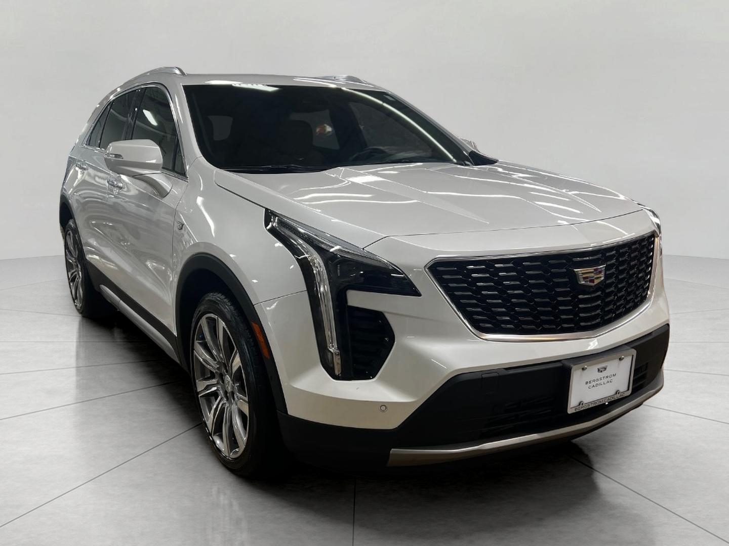 White 2022 Cadillac XT4 Premium Luxury AWD SUV / Crossover Four-Wheel Drive Automatic