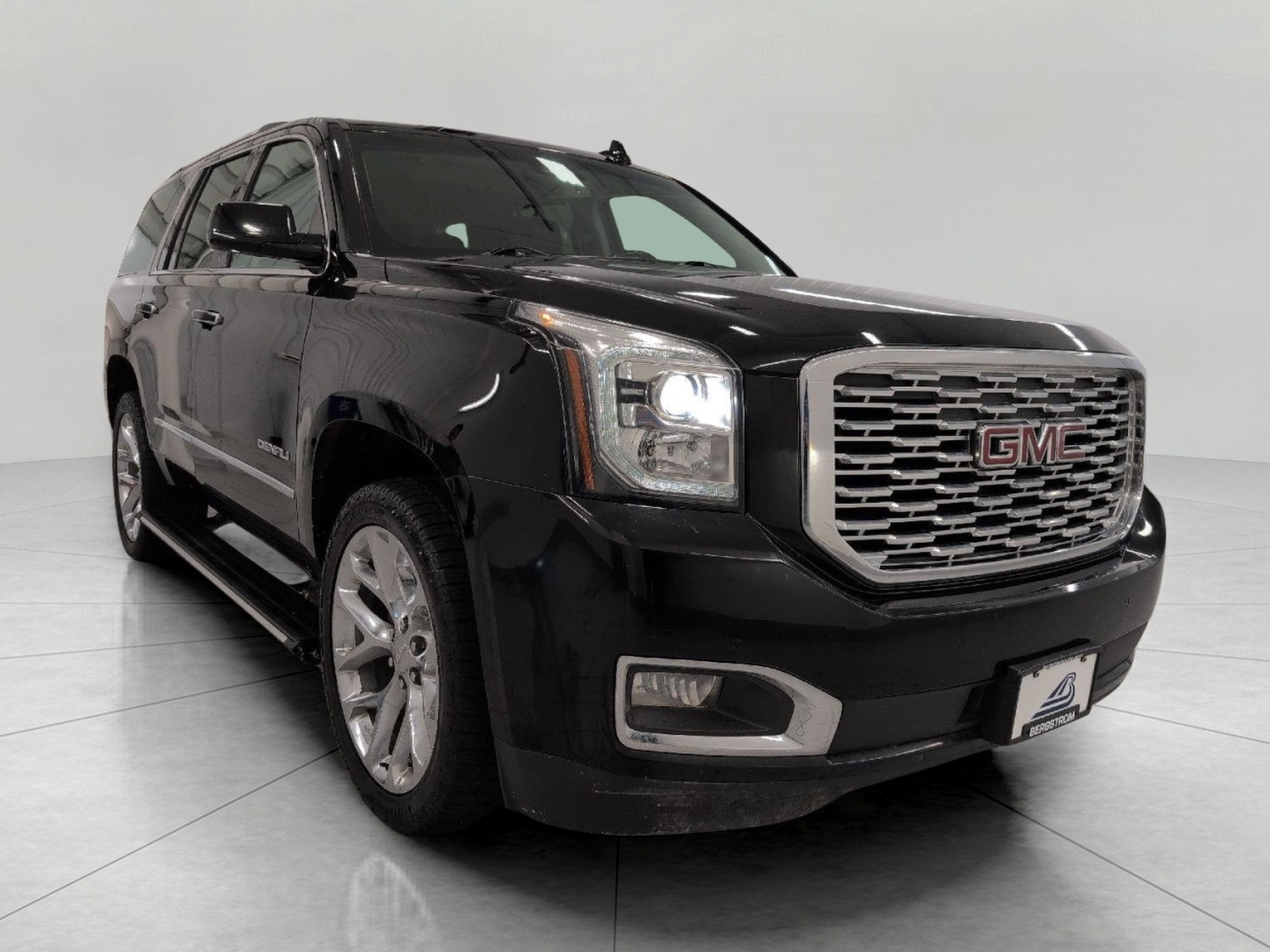 ONYX BLACK 2019 GMC Yukon SUV / Crossover Four-Wheel Drive Automatic