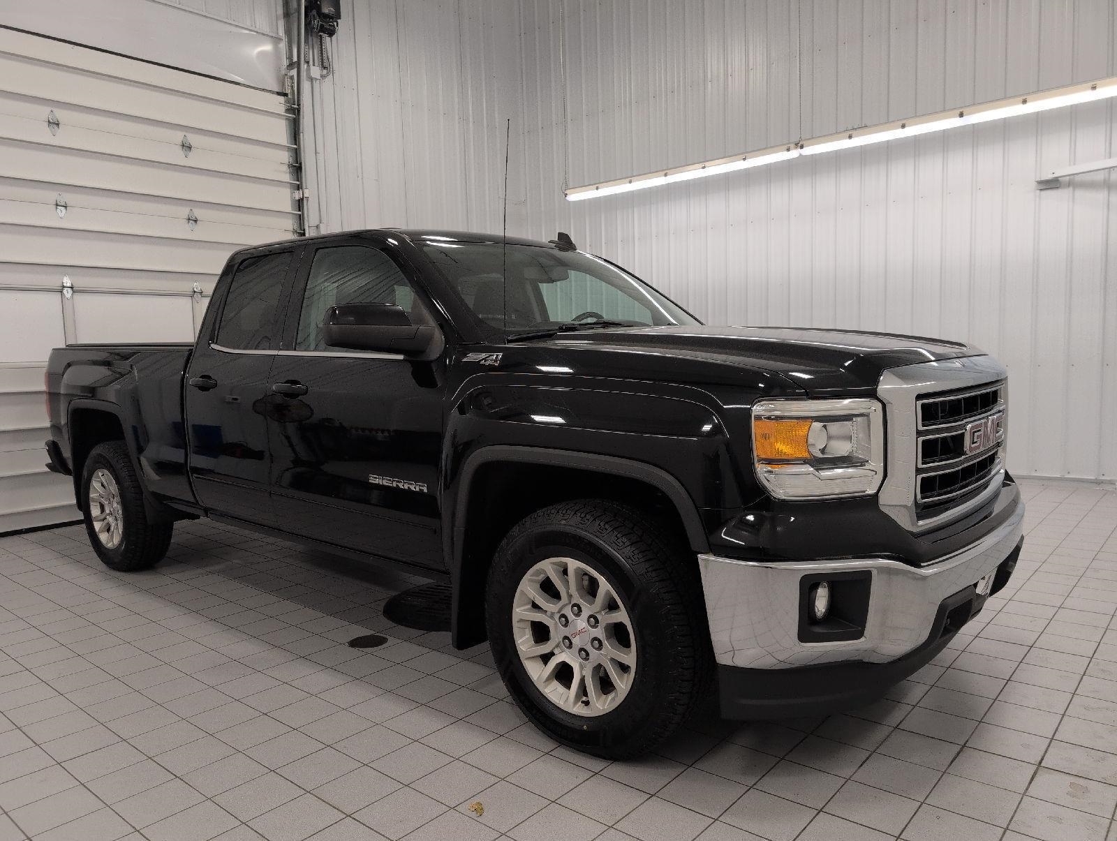 ONYX BLACK 2015 GMC Sierra 1500 Pickup Truck Four-Wheel Drive Automatic