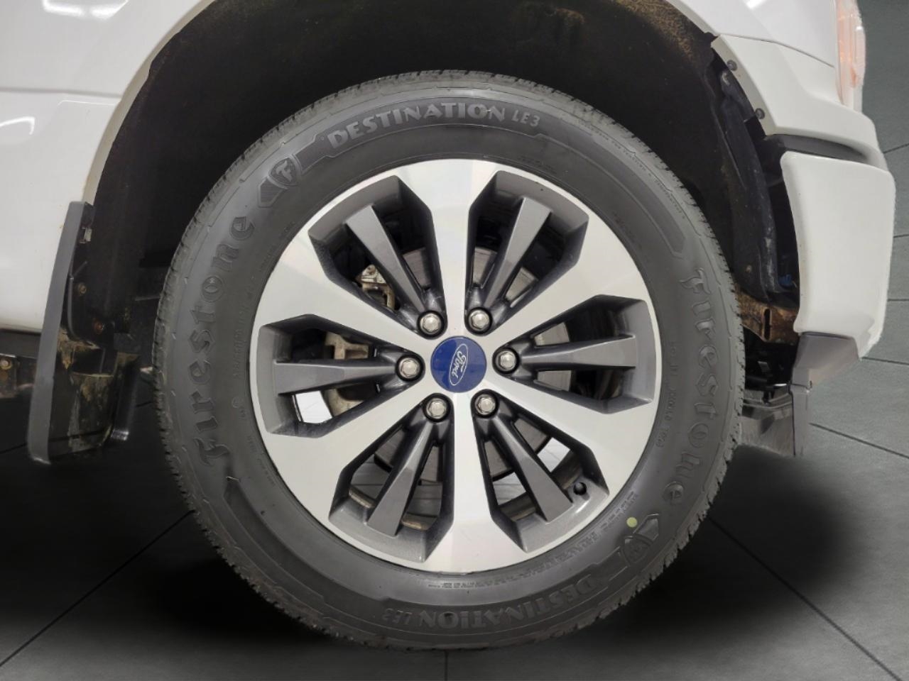View vehicle photo 3
