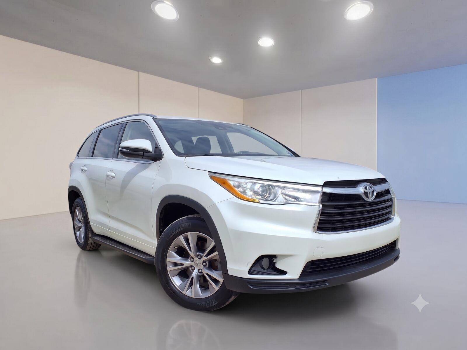 White (BLIZZARD PEARL) 2014 Toyota Highlander SUV / Crossover All-Wheel Drive Automatic