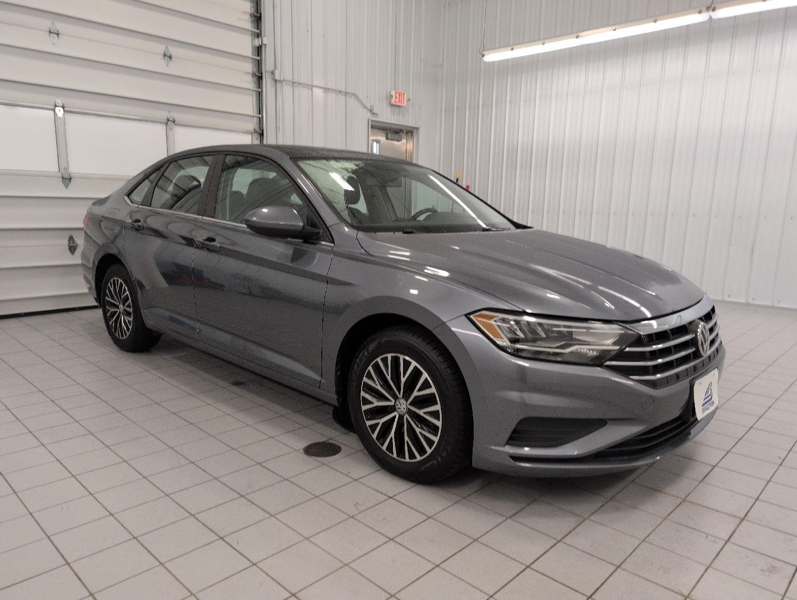 PLATINUM GRAY METALLIC 2019 Volkswagen Jetta Sedan Front-Wheel Drive Automatic