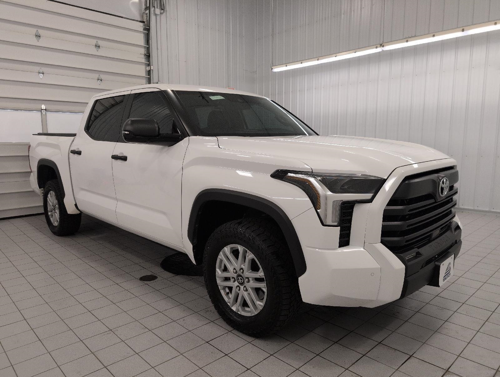 2025 Toyota Tundra SR5 CrewMax Cab 4WD
