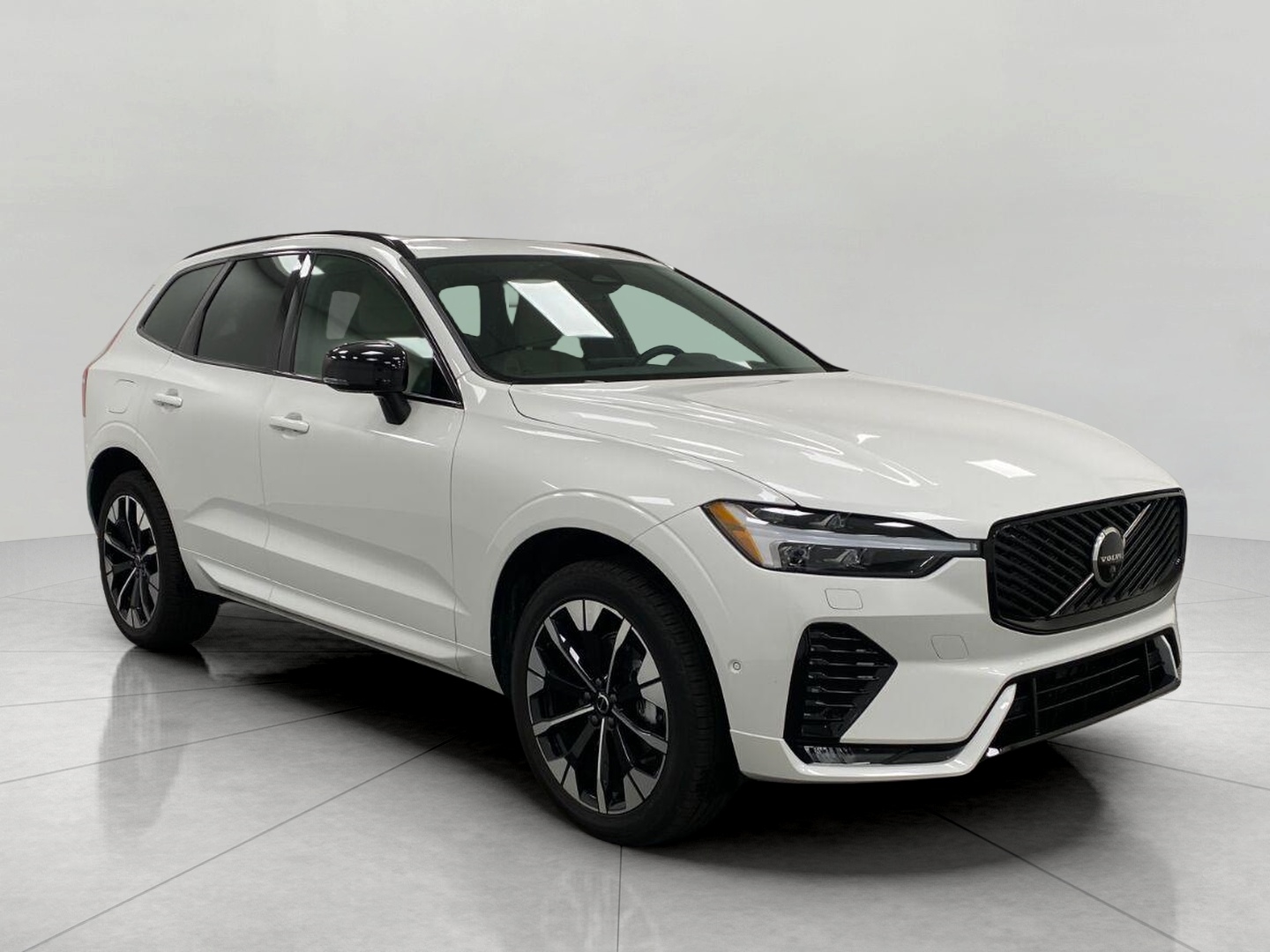  2026 Volvo XC60 B5 Plus AWD   