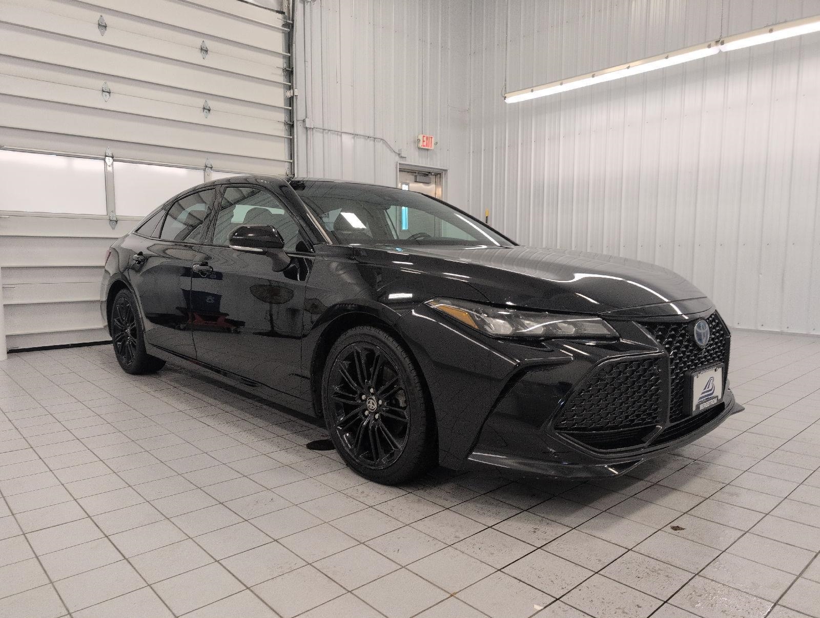 2022 Toyota Avalon Hybrid XSE Nightshade FWD