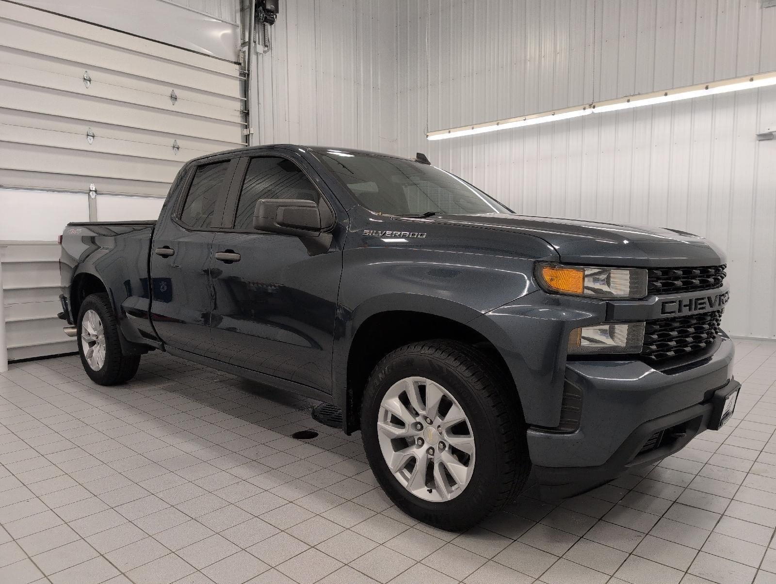 SHADOW GRAY METALLIC 2019 Chevrolet Silverado 1500 Pickup Truck Four-Wheel Drive Automatic