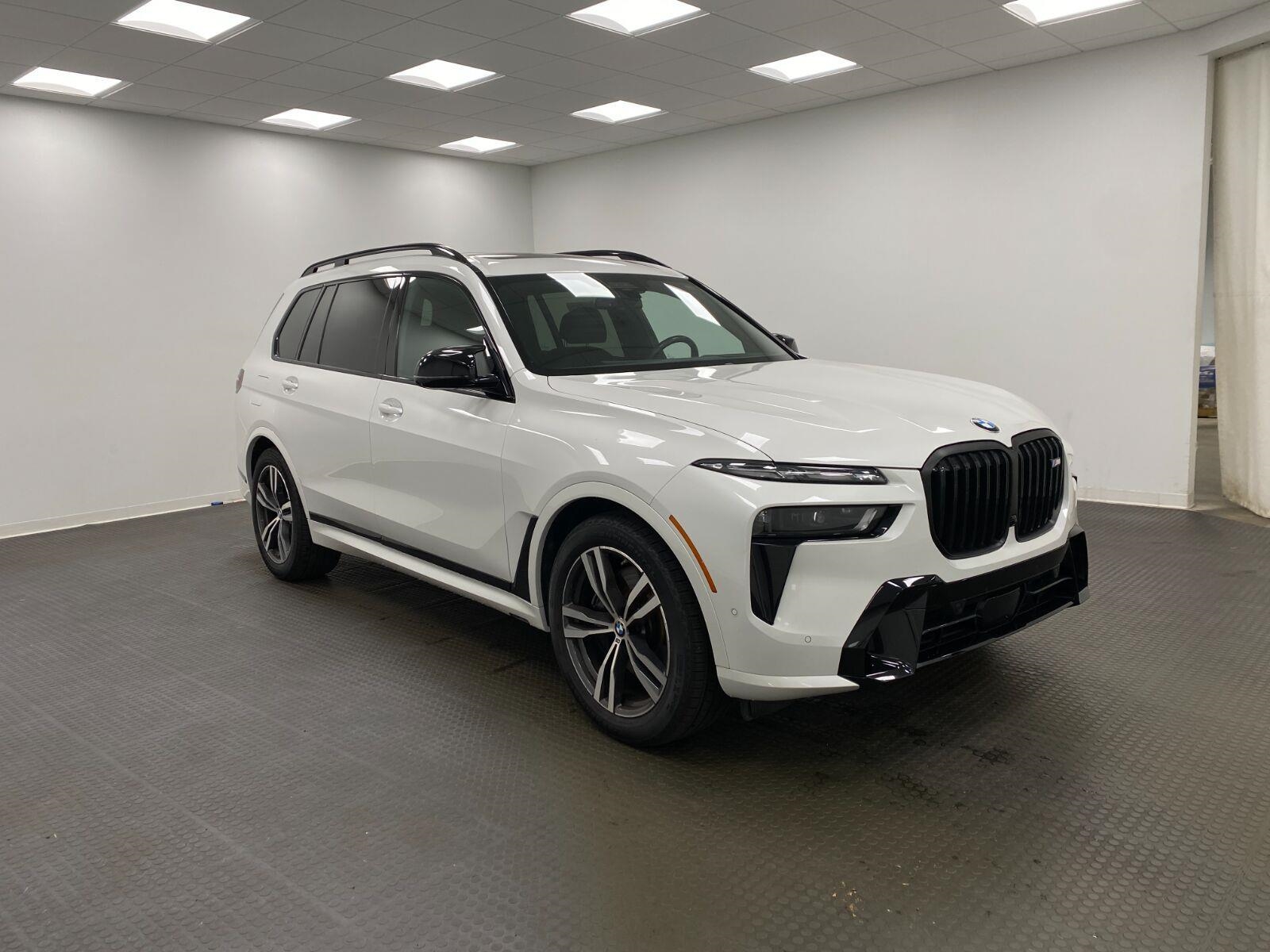 2025 BMW X7 M60i AWD