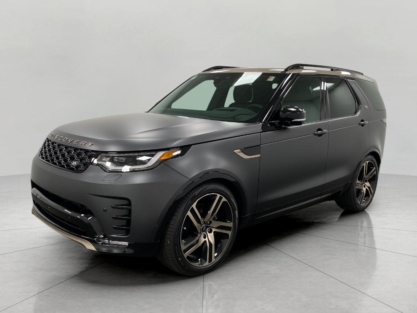 Gray (CARPATHIAN GREY PREMIUM) 2026 Land Rover Discovery P360 Tempest Edition AWD SUV / Crossover All-Wheel Drive Automatic