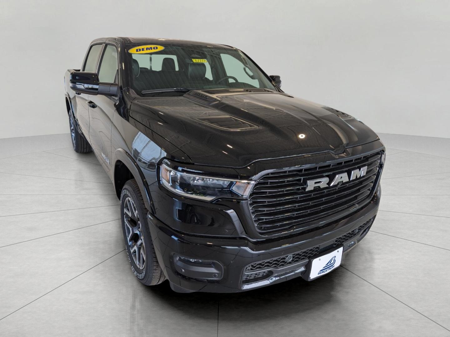 2026 RAM 1500 Laramie Crew Cab 4WD