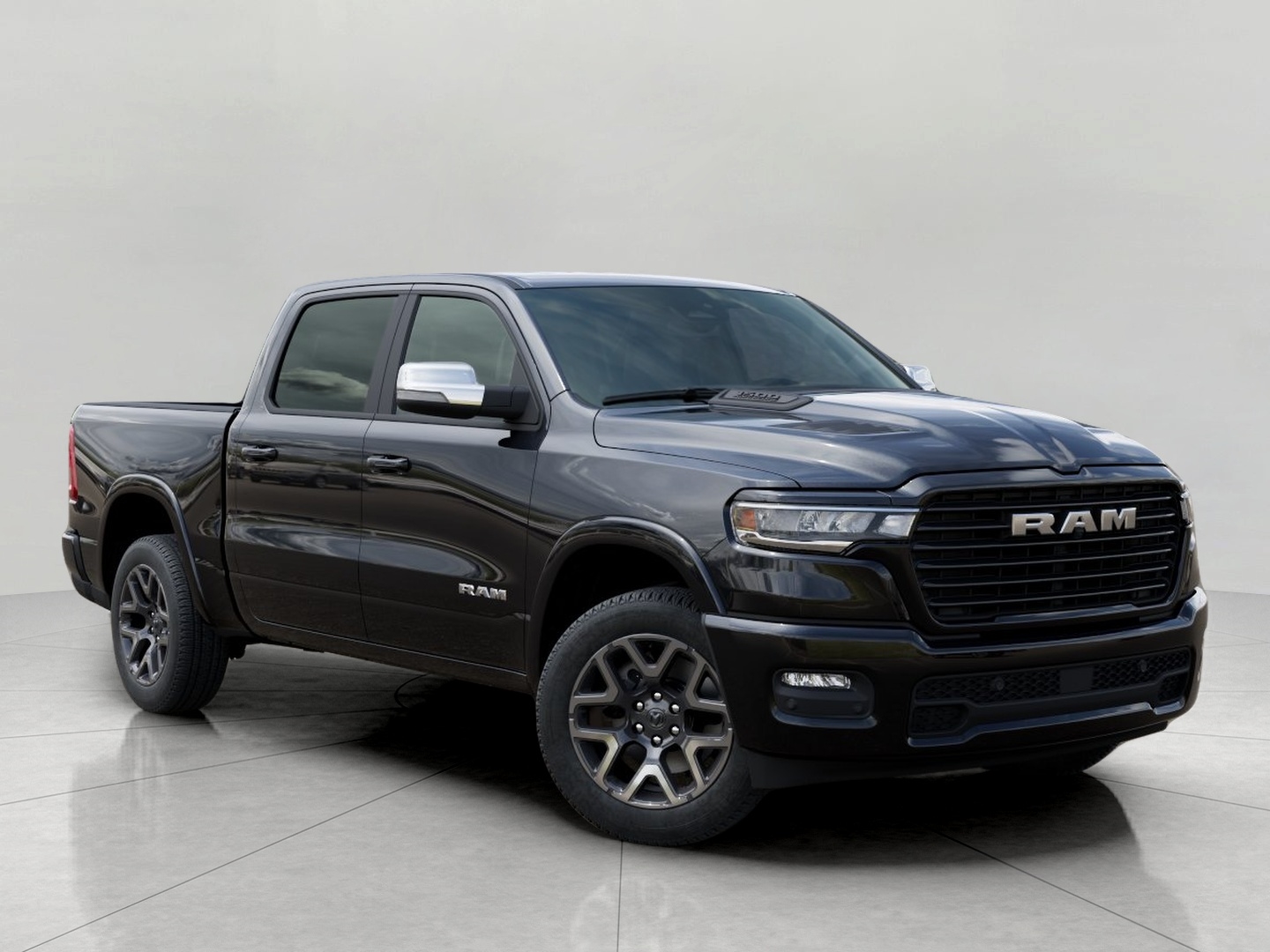 2026 RAM 1500 Laramie Crew Cab 4WD