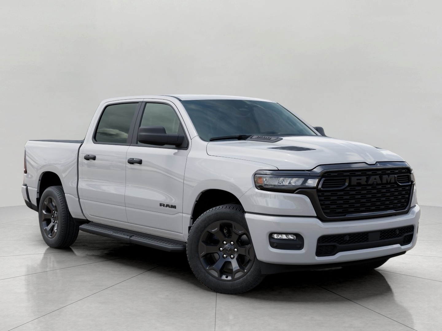 2026 RAM 1500 Express Crew Cab 4WD