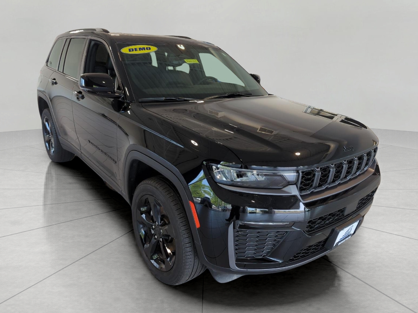 DIAMOND BLACK CRYSTAL 2026 Jeep Grand Cherokee SUV / Crossover Four-Wheel Drive Automatic