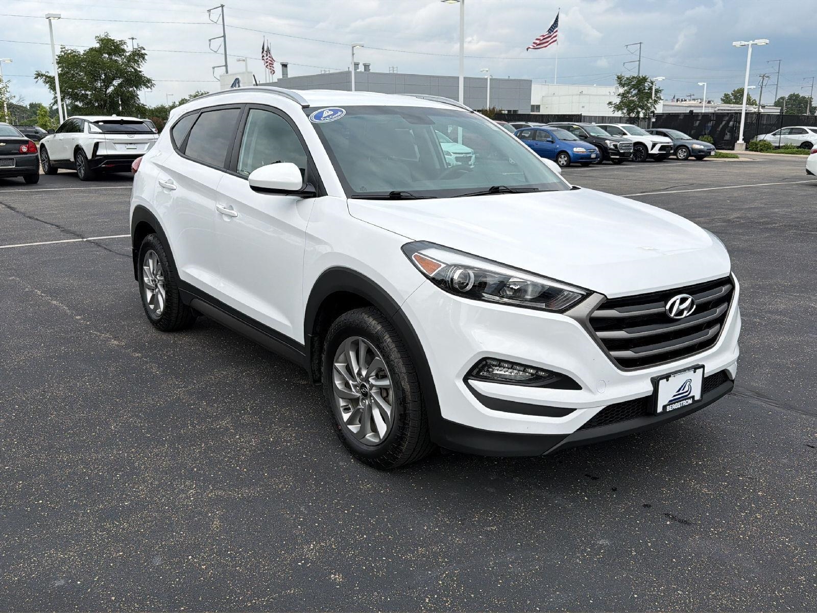 DAZZLING WHITE 2016 Hyundai Tucson SUV / Crossover All-Wheel Drive Automatic